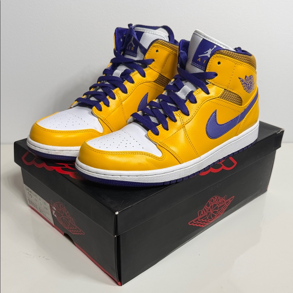 NIKE Air Jordan 1 Mid - US Mens 10